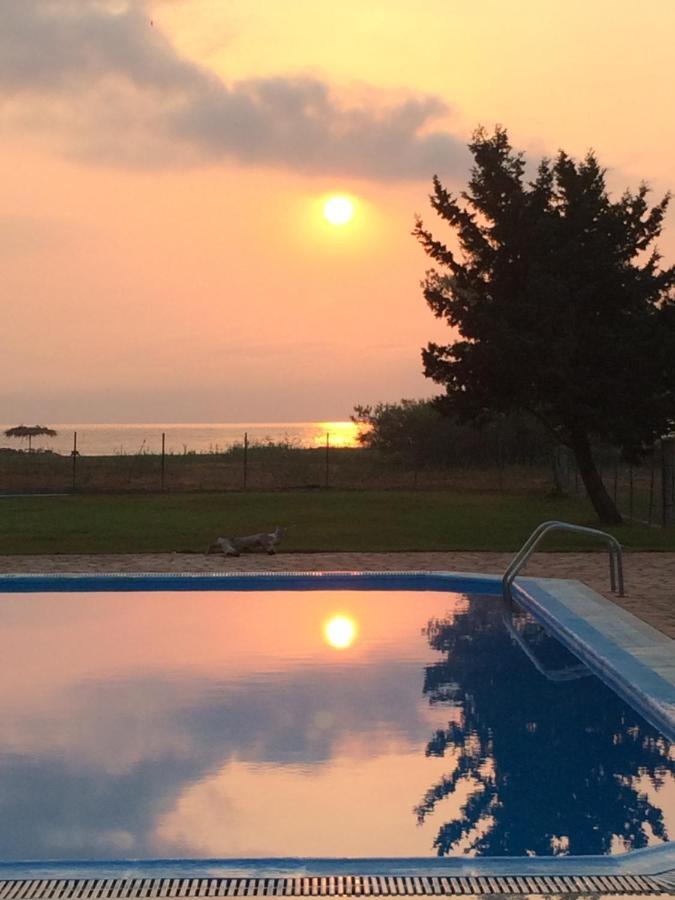 Avra Beach Apartments Lefkimmi  Bagian luar foto