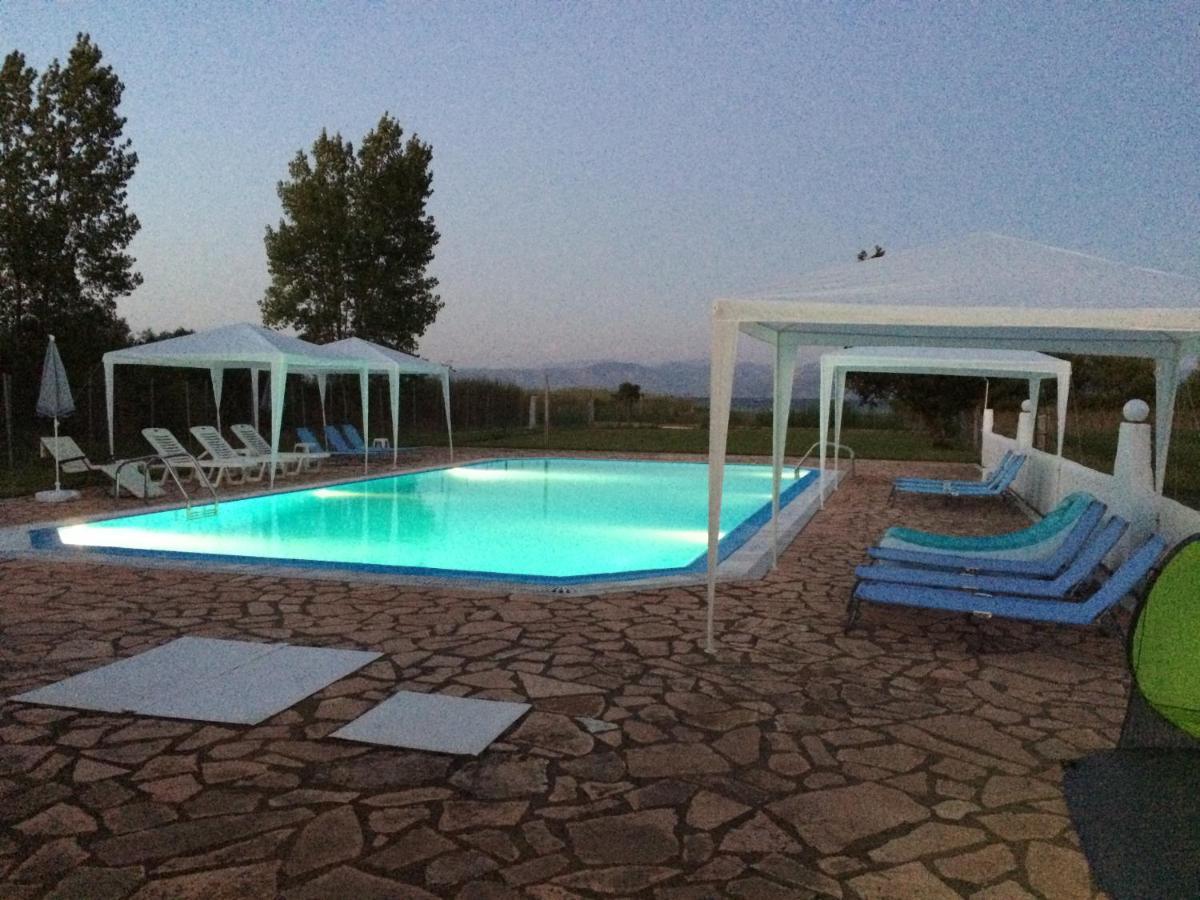 Avra Beach Apartments Lefkimmi  Bagian luar foto