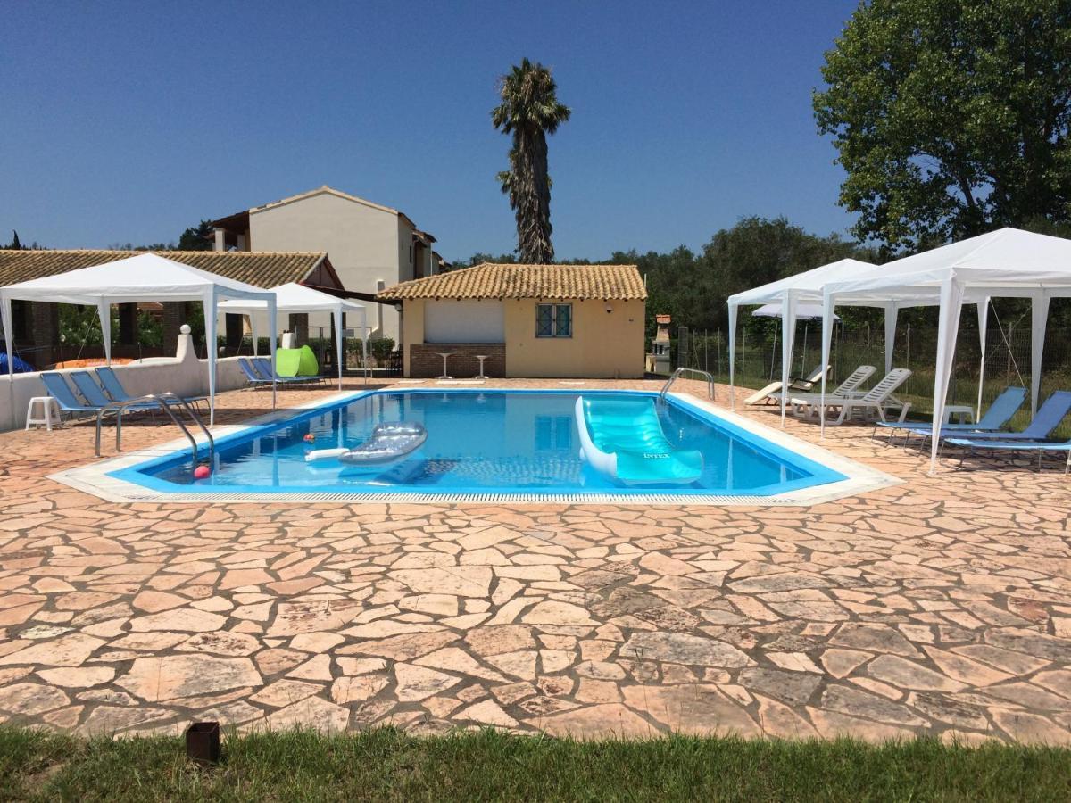 Avra Beach Apartments Lefkimmi  Bagian luar foto