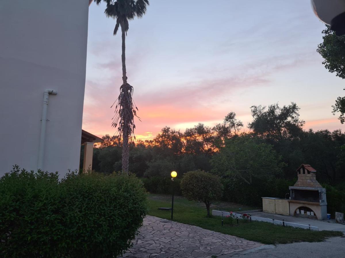 Avra Beach Apartments Lefkimmi  Bagian luar foto